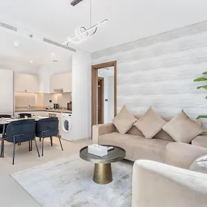 By Latinem 2br Cv A2709 Near Burj Khalifa , دبي الإمارات العربية المتحدة